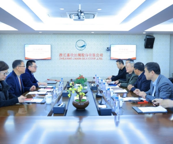 中国纺织品进出口商会曹甲昌会长一行来访调研 深入调研外贸走势，携手探寻前行新径
