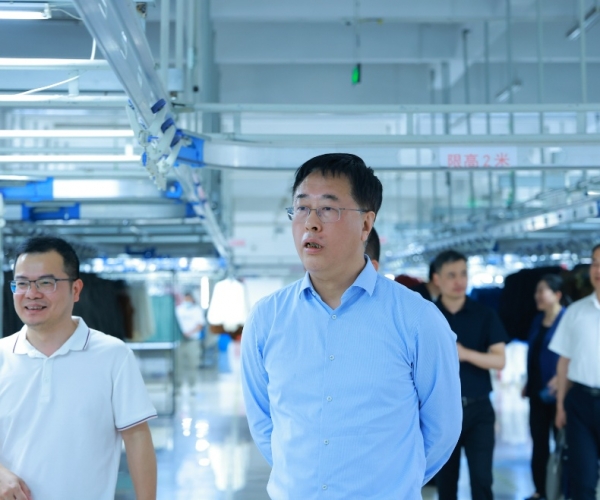 农行总行田继敏领导一行调研bwin集团官网丝绸 共探银企合作新机遇